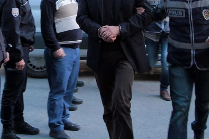 FETÖ tərəfdarından saxta FTB vəsiqəsi aşkarlanıb - FOTO