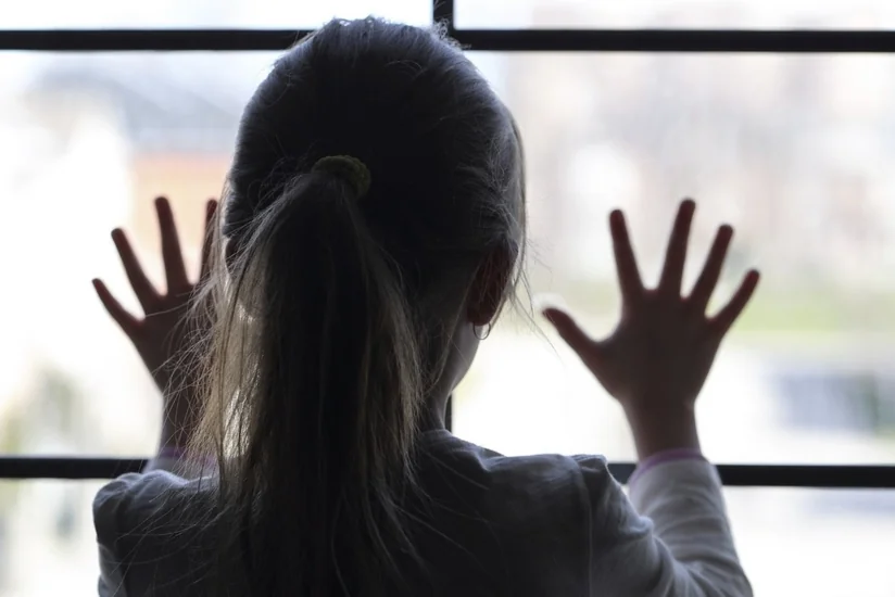 В Сумгайыте 7-летняя девочка разбилась насмерть, упав с 5 этажа