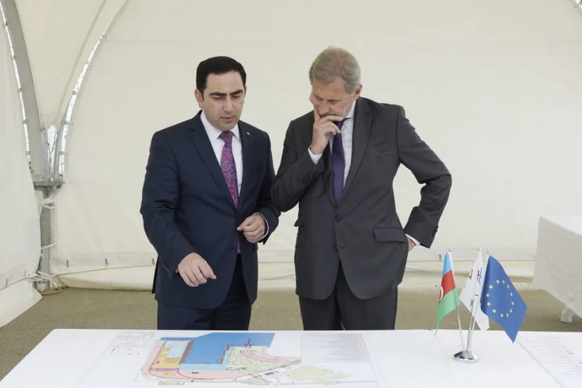 Aİ komissarı: Bakı limanının Avrasiyanın mərkəzi nəqliyyat və logistika qovşağı olmaq potensialı var