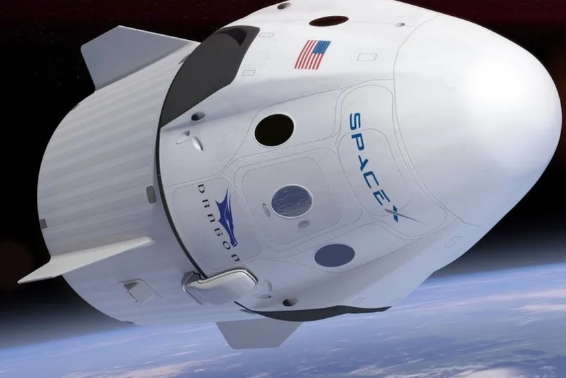 Корабль Cargo Dragon компании SpaceX сегодня должен причалить к МКС
