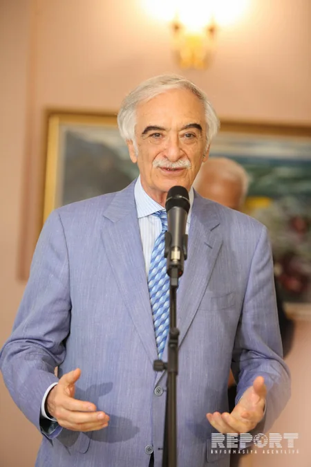 Moskva Şəhər Dumasında azərbaycanlı rəssamın sərgisi açılıb - FOTO