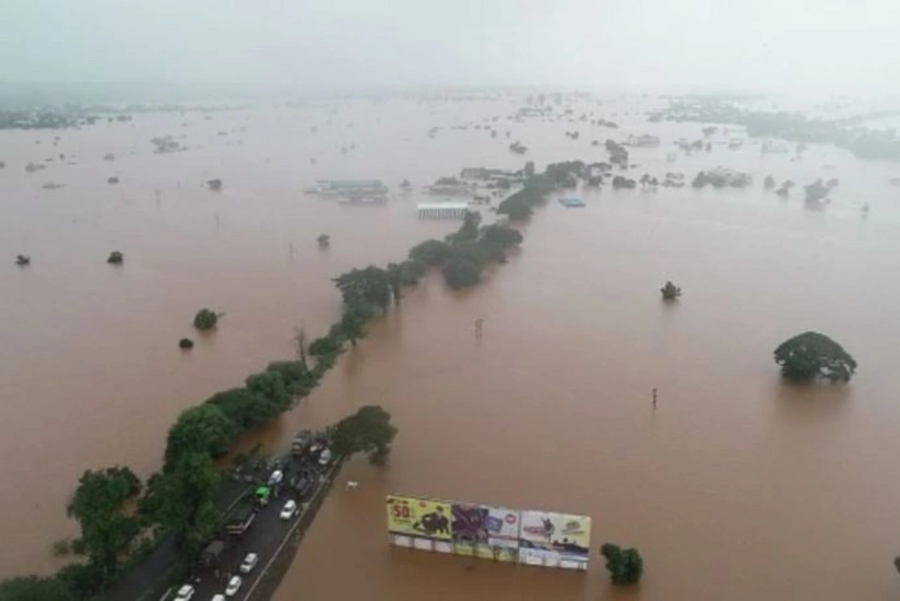 Hindistanda daşqın qurbanlarının sayı 100 nəfəri ötüb