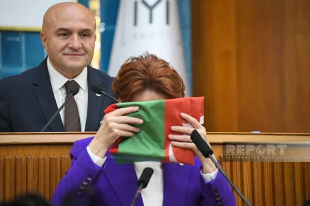 Qarabağ torpağı Türkiyə parlamentində partiya sədrinə təqdim olunub