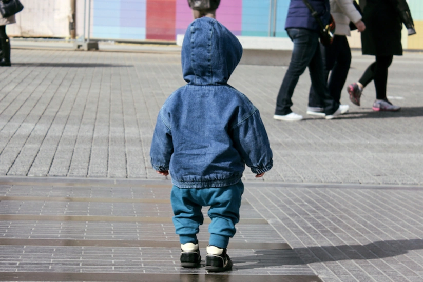 Ağdaşda qadın azyaşlı övladı ilə birlikdə itkin düşdü