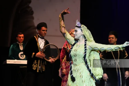 International forum participants watch performance based on Nizami Ganjavi's works
