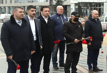 Gianni de Biasi visits memorial to Khojaly genocide victims