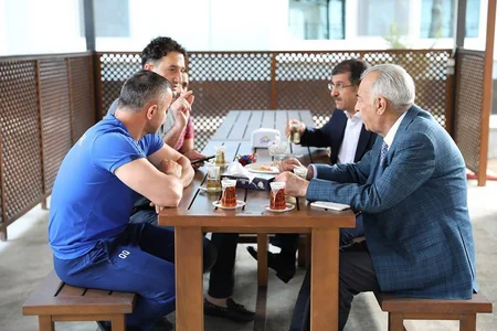Qarabağın prezidenti BATE ilə cavab oyunu öncəsi klubu ziyarət edib