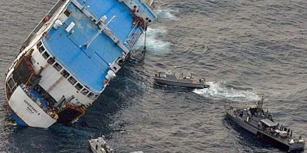 Tailandda göyərtəsində 120 nəfər sərnişin olan gəmi batıb