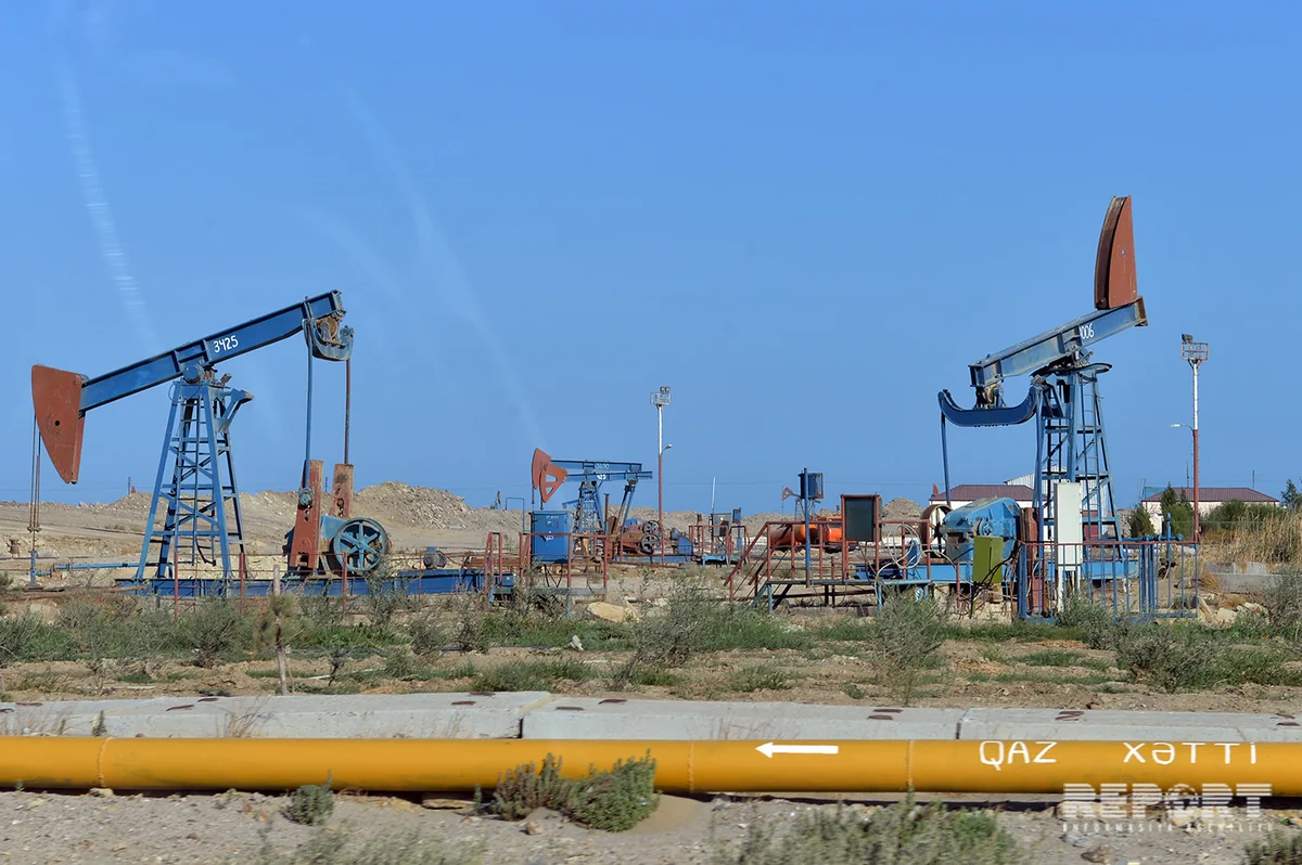 Azerbaijani oil price drops on markets