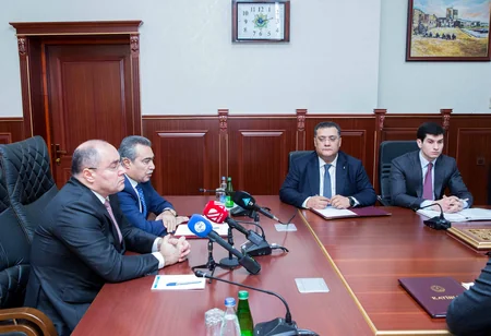 Dövlət Gömrük Komitəsi “Report”un əməkdaşını mükafatlandırıb