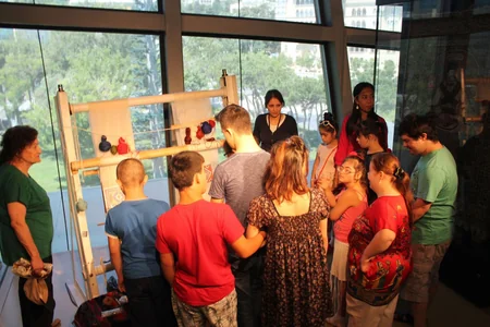 Daun sindromlu uşaqlar Xalça Muzeyində olub - FOTO