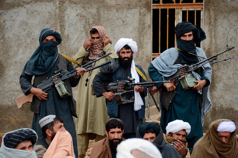 “Taliban” Əfqanıstanda strateji əhəmiyyətli şəhəri ələ keçirdi