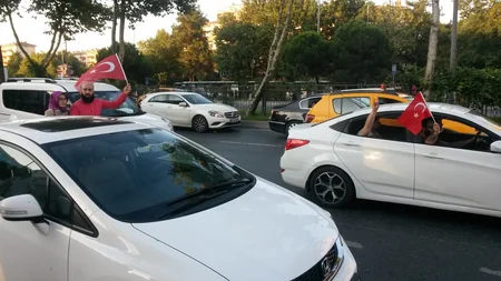 ​Türkiyə xalqı ölkənin birliyi uğrunda meydanlara axın edir - FOTOREPORTAJ