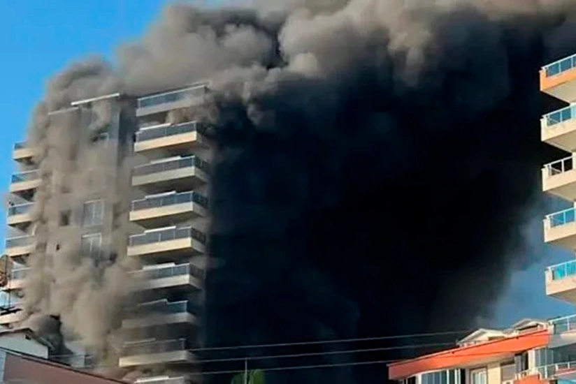 Antalyada 12 mərtəbəli hoteldə yanğın baş verib - YENİLƏNİB