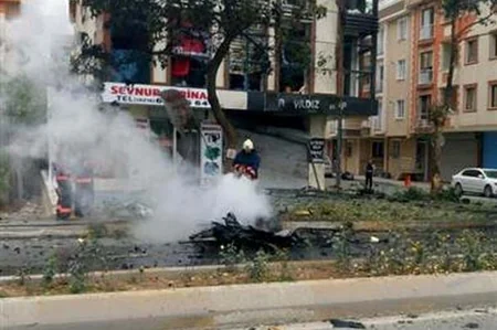 При взрыве в Стамбуле пострадали восемь человек, включая пять военных - ВИДЕО - ОБНОВЛЕНО