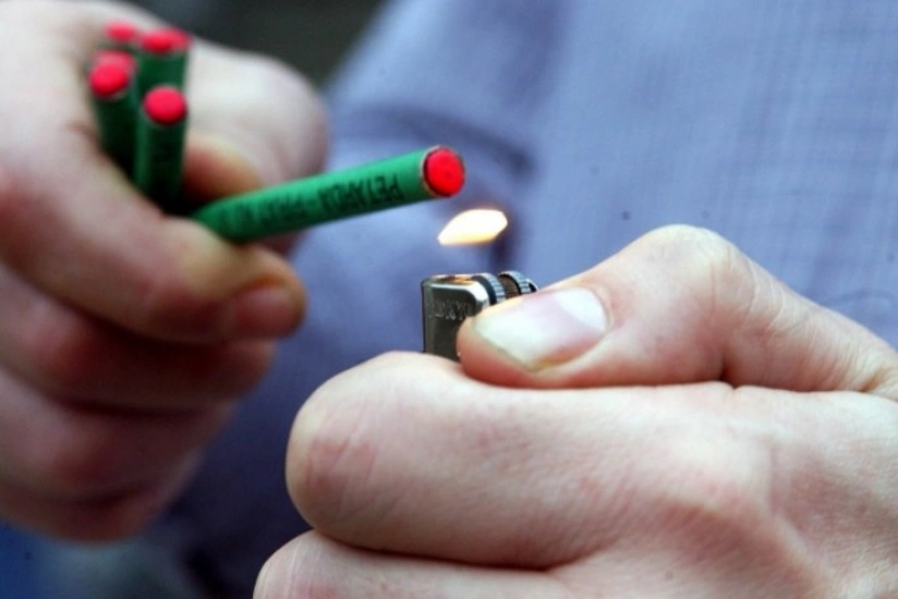 Gəncədə əlində pirotexniki vasitə partlayan gənc ciddi xəsarət alıb