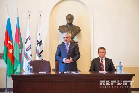 SOCAR-da neftçilərə orden və medallar təqdim olunub