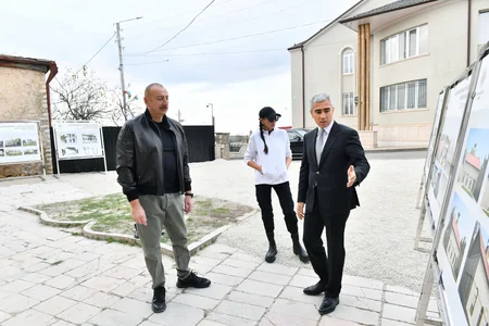 Prezident Heydər Əliyev Fondunun Şuşanın Mamayı məscidində apardığı bərpa işləri ilə tanış olub - YENİLƏNİB