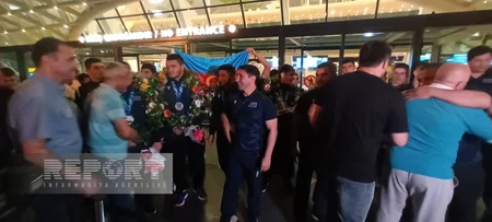 Avropa çempionu olan güləşçilərimiz Vətənə qayıdıblar