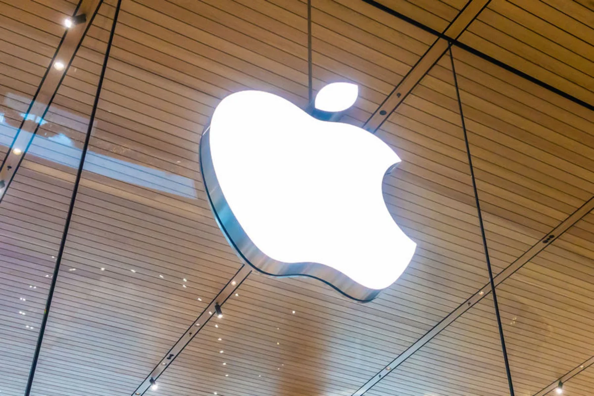 Apple создаст свой первый ноутбук с сенсорным дисплеем