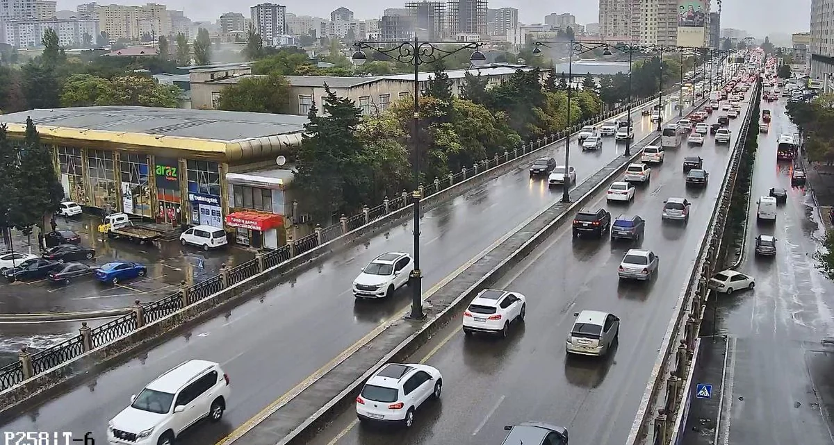 Bakının bir sıra yollarında tıxac müşahidə edilir