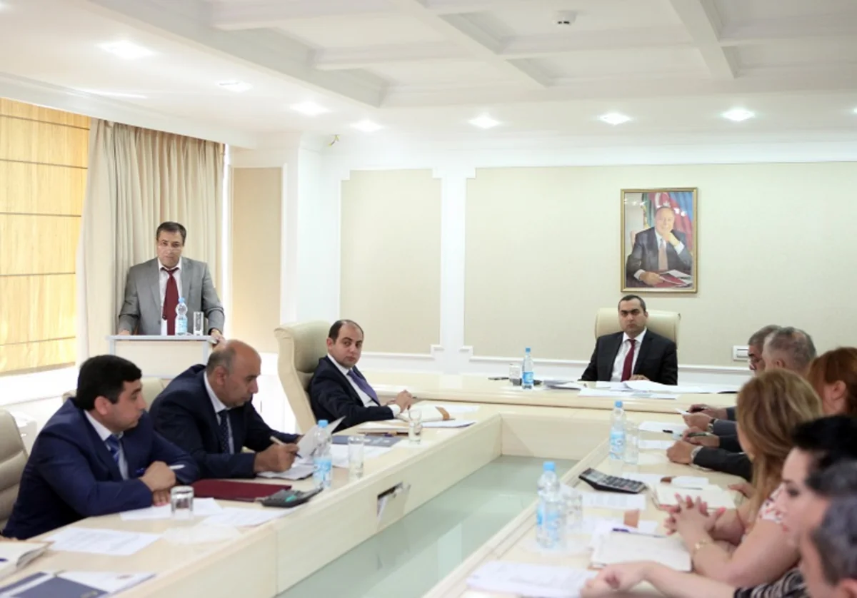 Nazirlik rəisi cəzalandırıb, 4 əməkdaşa töhmət verib