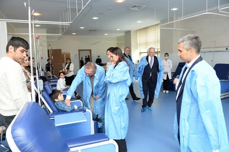 ​Leyla Əliyeva Talassemiya Mərkəzində olub