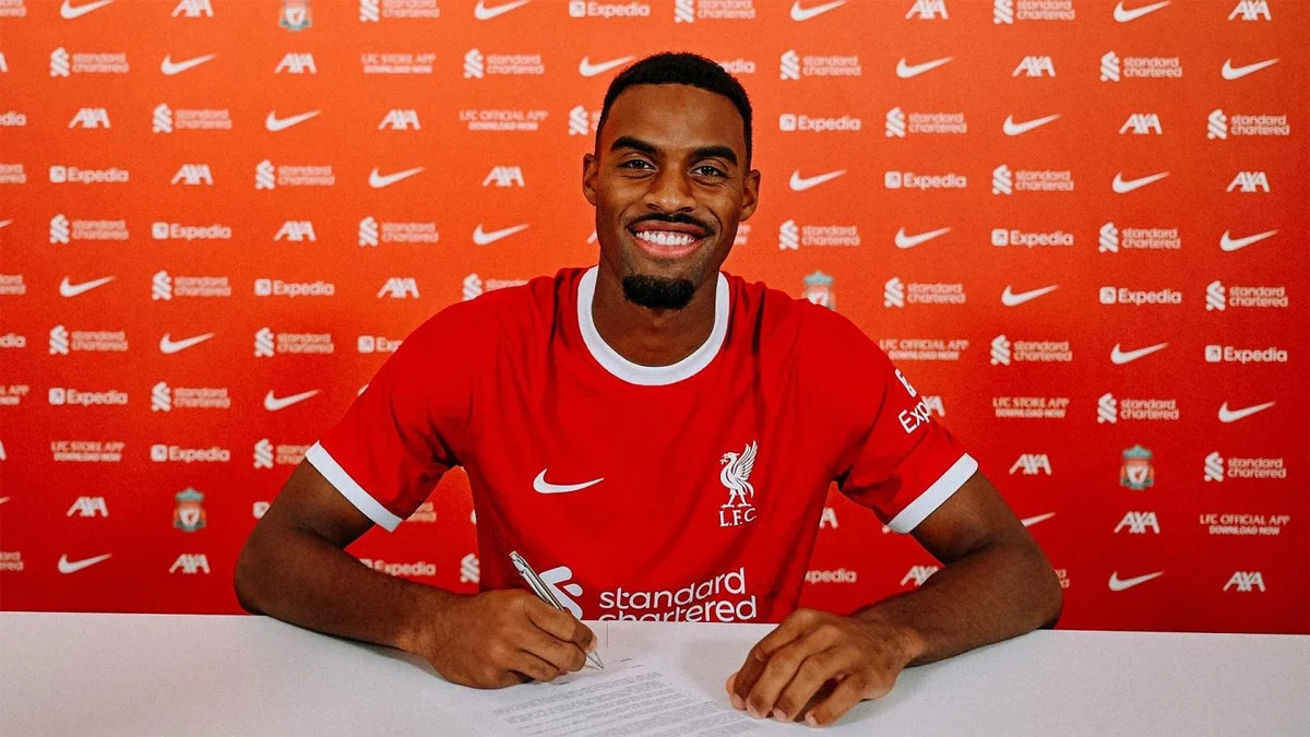“Liverpul” “Bavariya”nın yarımmüdafiəçisini transfer edib