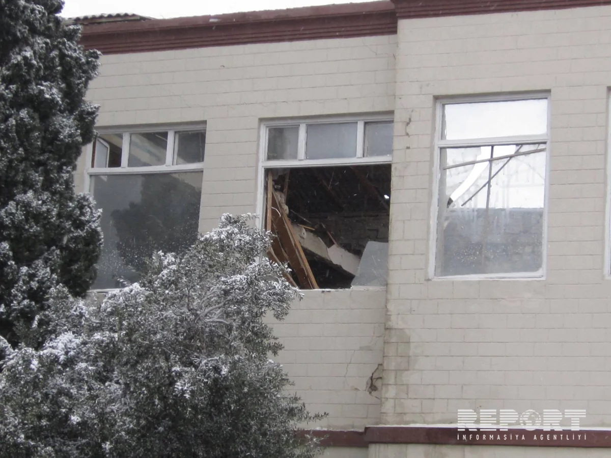 Bakıda univermaq çöküb, dağıntılar altında qalanlar var - YENİLƏNİB - VİDEO