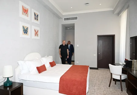 Prezident Xankəndidə əsaslı təmir və bərpadan sonra “Palace” hotelinin açılışında iştirak edib - YENİLƏNİB