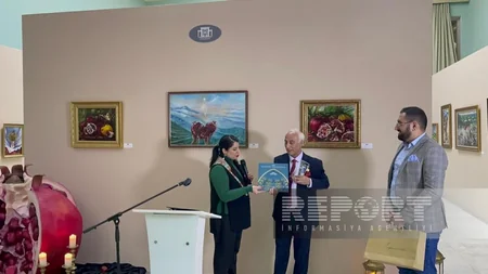Azərbaycanlıların Həmrəyliyi Günü ərəfəsində Moskvada “Nar dastanı” sərgisi açılıb