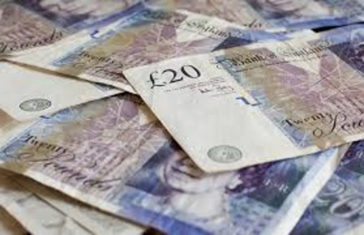 UK Shares, Pound Sterling Continue to Fall After Brexit Referendum Result