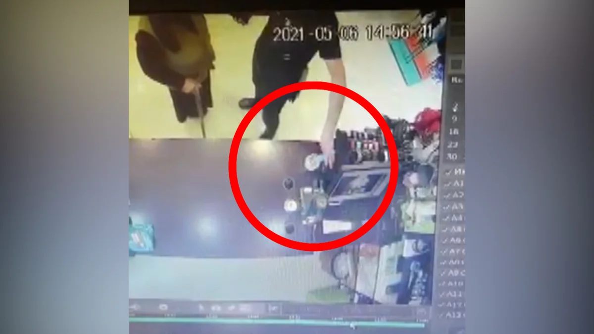 Bakıda keçmiş məhkum 20-yə yaxın mağazadan telefon oğurlayıb - VİDEO