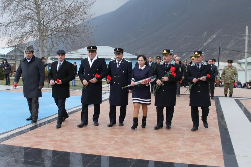 Goranboyda Xocalıdan olan polis əməkdaşları 26 Fevral soyqırımı qurbanlarını anıblar