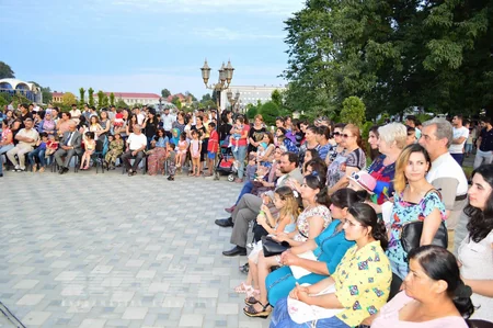 ​Ramazan bayramı münasibəti ilə Lənkəranda bayram şənliyi keçirilib - FOTO