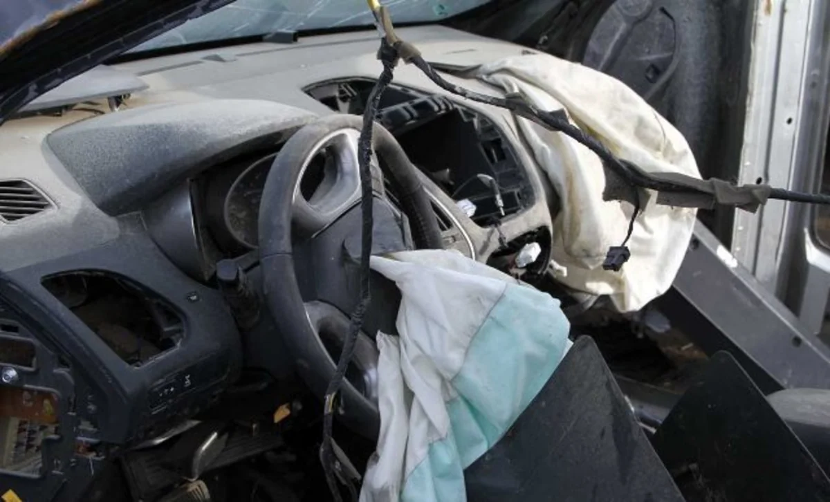 Bakıda “Hyundai” və “KaMAZ” toqquşub: xəsarət alan var
