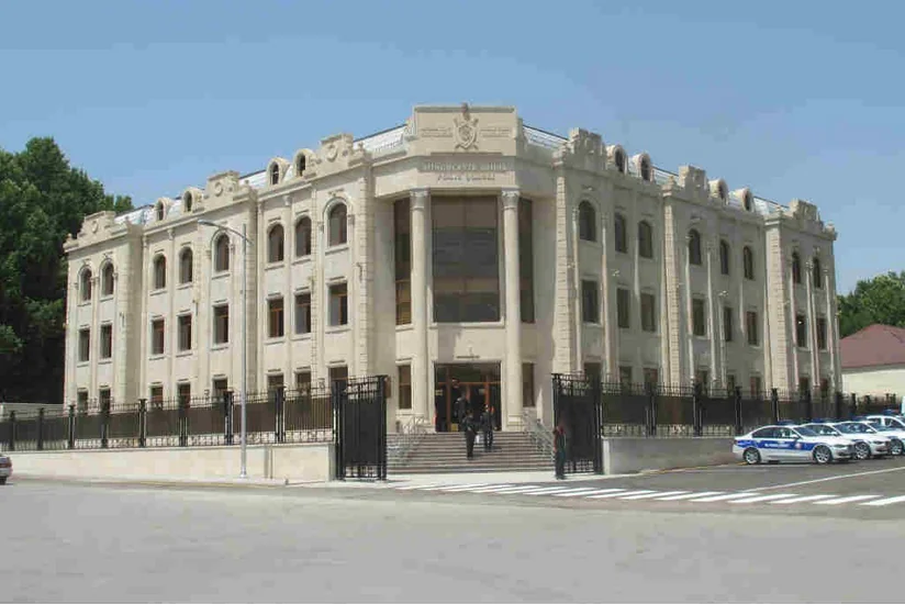 Mingəçevir Polis Şöbəsində ölən şəxsin qohumları müstəntiqi döyüb