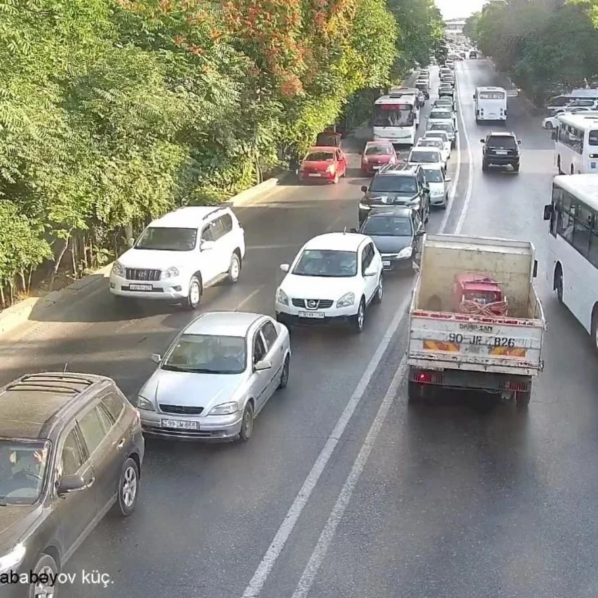 Bakının bir sıra yollarında tıxac yaranıb