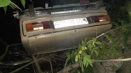 Ağstafada avtomobil körpüdən aşdı, yaralılar var - YENİLƏNİB - FOTO
