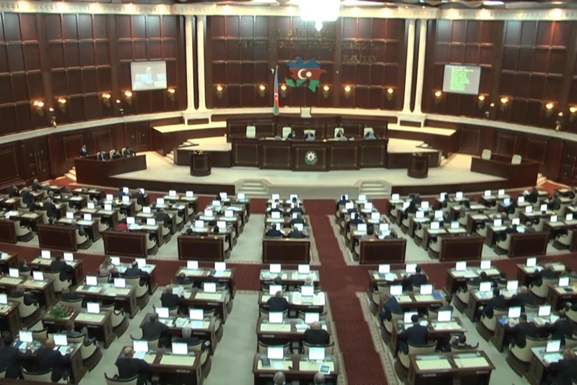 Milli Məclisdə 2017-ci il dövlət büdcəsinin müzakirəsi zamanı deputatlar təkliflərlə çıxış ediblər