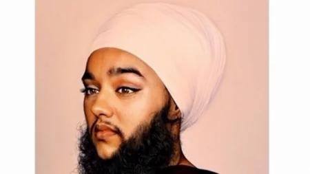 Female model enters Guinness records book for 15-cm-long beard