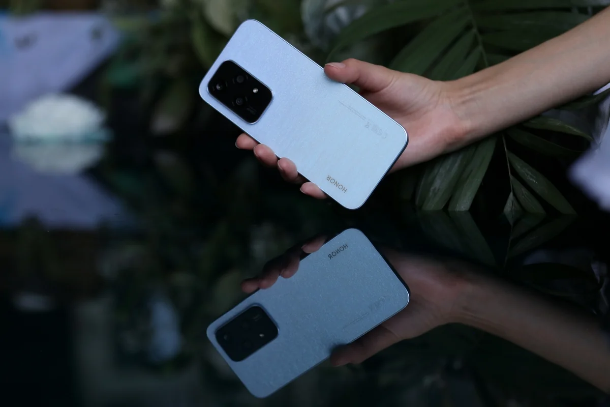 AMOLED parlaq ekrana və 108MP kameraya sahib HONOR 200 Lite artıq satışda