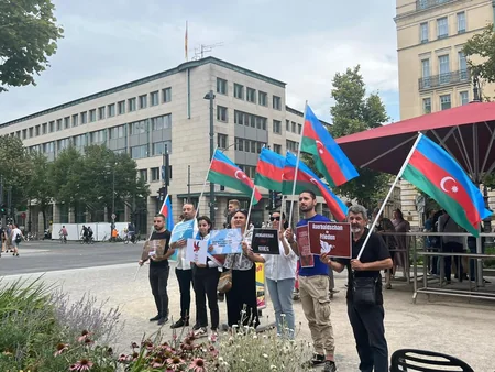 Berlindəki Azərbaycan icması Ermənistanın hərbi və ekoloji terroruna etiraz edib