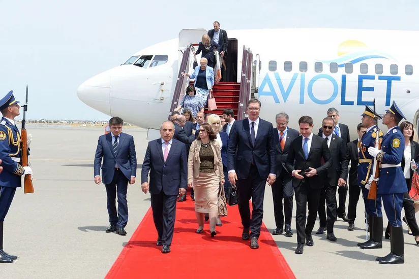 Президент Сербии прибыл с официальным визитом в Азербайджан