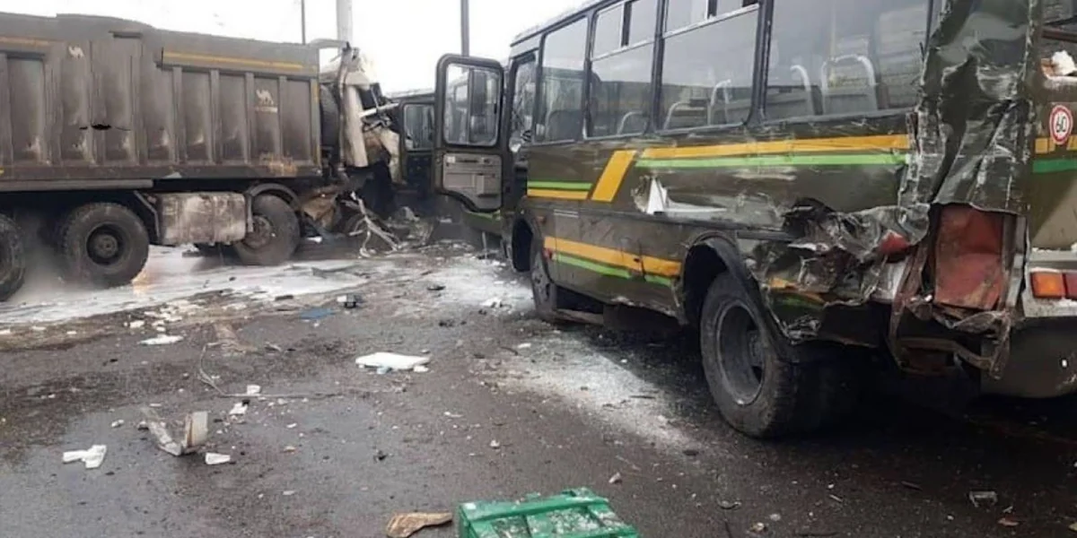 Moskavda hərbi avtobuslar yük maşını ilə toqquşub, 4 hərbçi ölüb