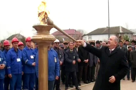 Cəlilabad və Quba rayonlarının daha iki kəndinə qaz verilib