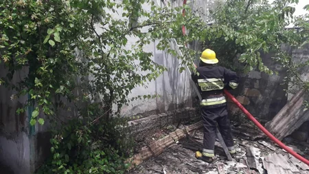 Kürdəmirdə fərdi yaşayış evi yanıb - FOTO