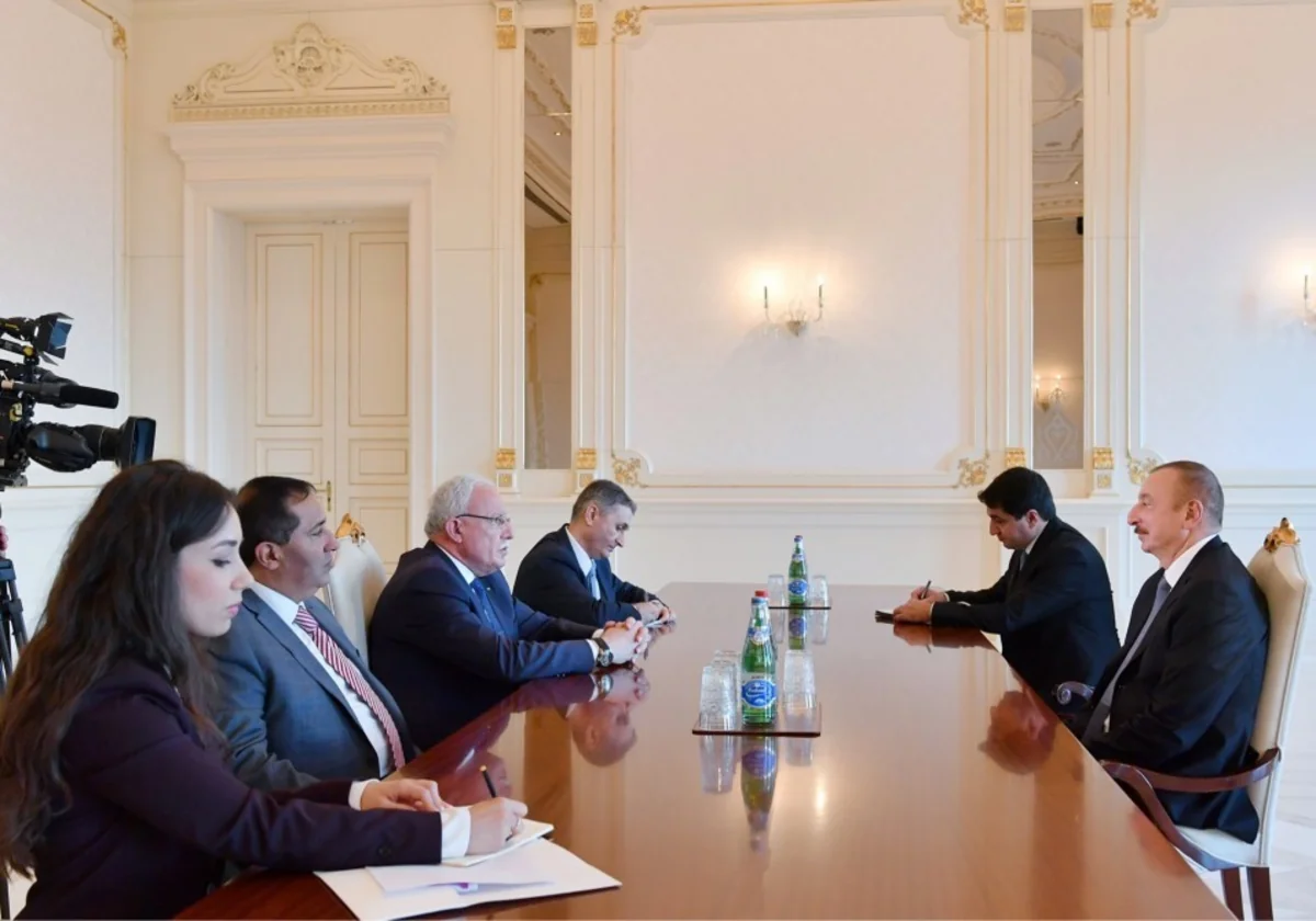 President Ilham Aliyev receives Palestinian foreign minister