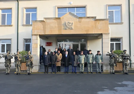 Президенту Гвинеи-Бисау показали вооружение командос Азербайджана