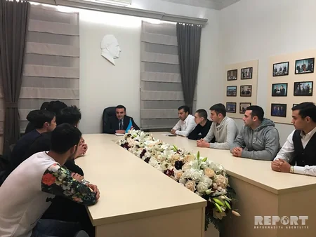 Azərbaycanın baş konsulu Batumidə təhsil alan azərbaycanlı tələbələrlə görüşüb